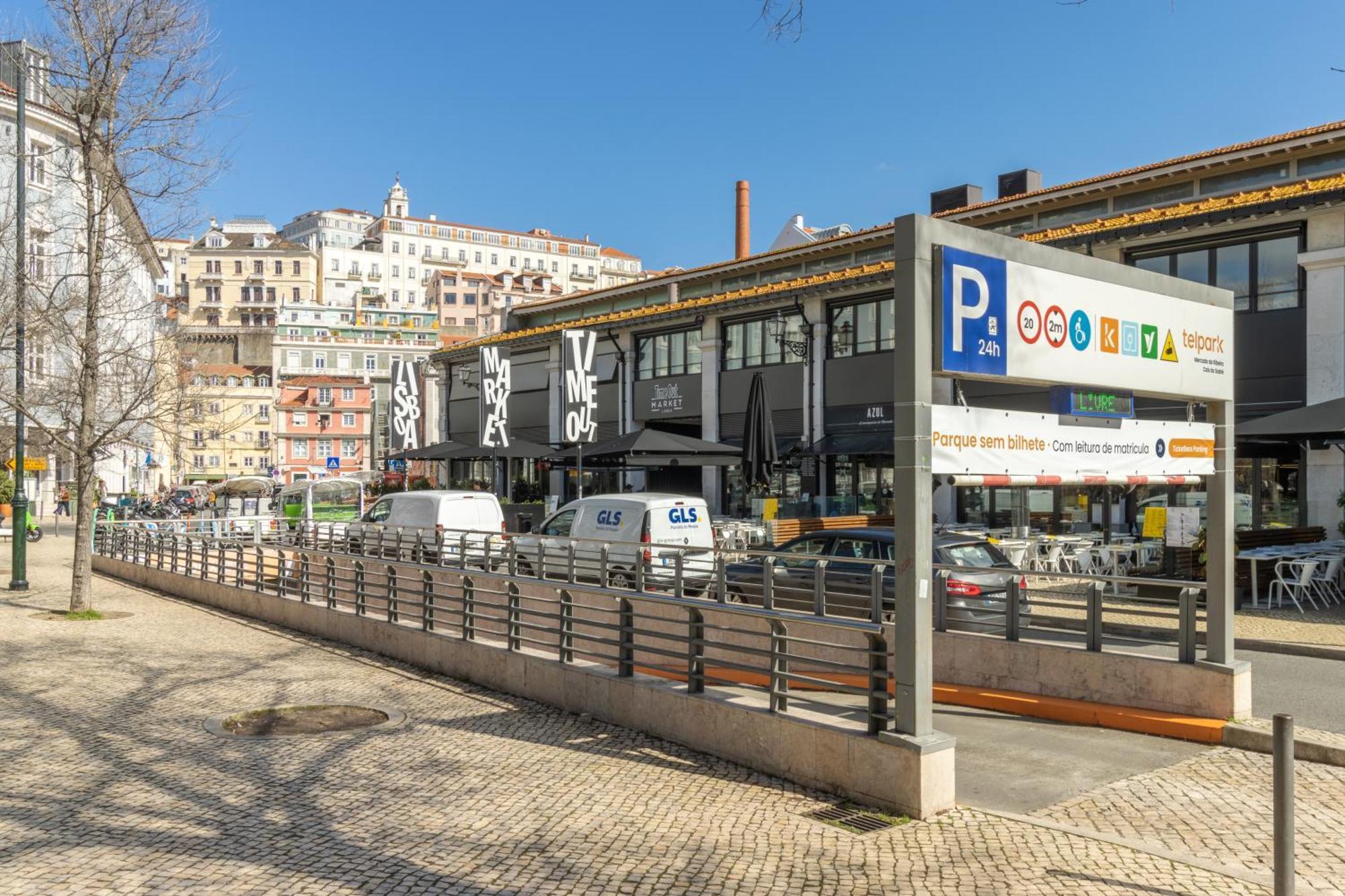 Ferienwohnung Modern 3Br, Terrace, Ac/Heating & Self Check-In Lissabon Exterior foto