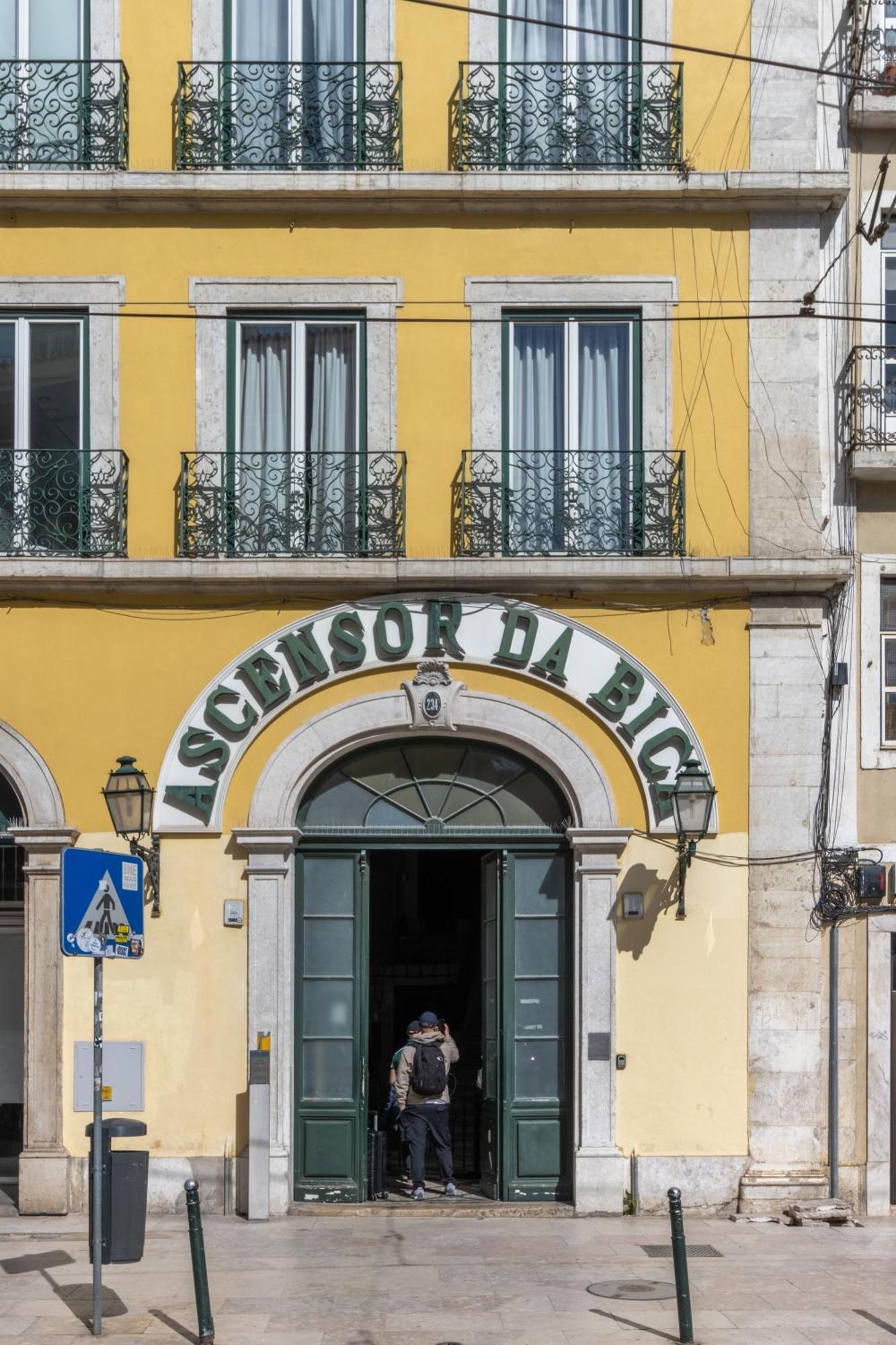 Ferienwohnung Modern 3Br, Terrace, Ac/Heating & Self Check-In Lissabon Exterior foto