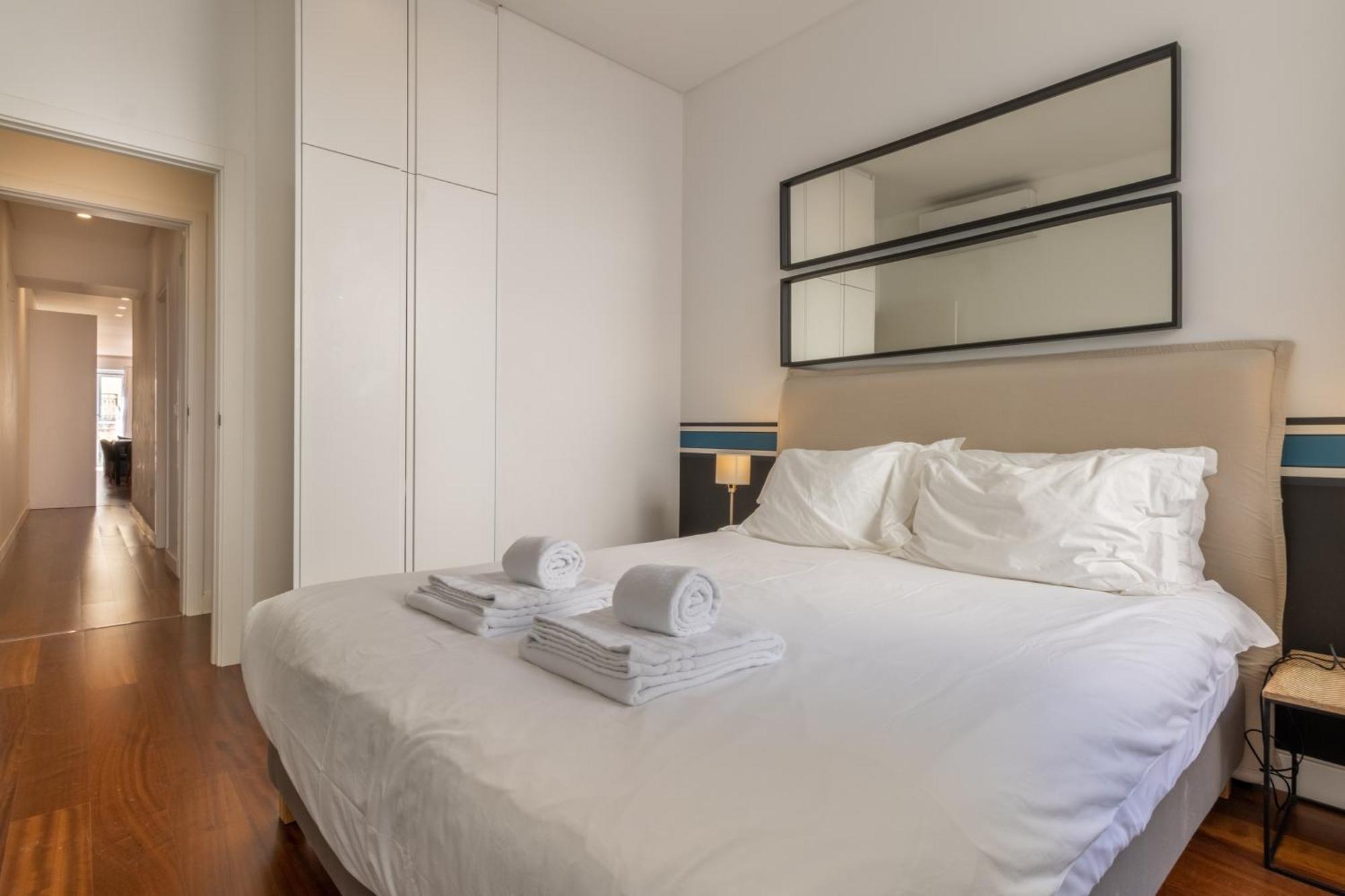 Ferienwohnung Modern 3Br, Terrace, Ac/Heating & Self Check-In Lissabon Exterior foto