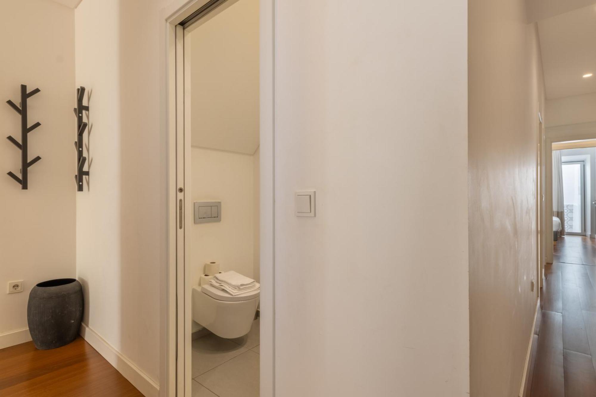 Ferienwohnung Modern 3Br, Terrace, Ac/Heating & Self Check-In Lissabon Exterior foto