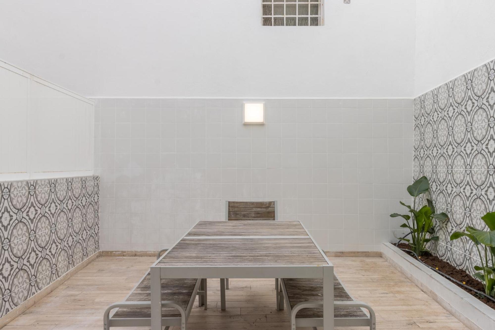 Ferienwohnung Modern 3Br, Terrace, Ac/Heating & Self Check-In Lissabon Exterior foto