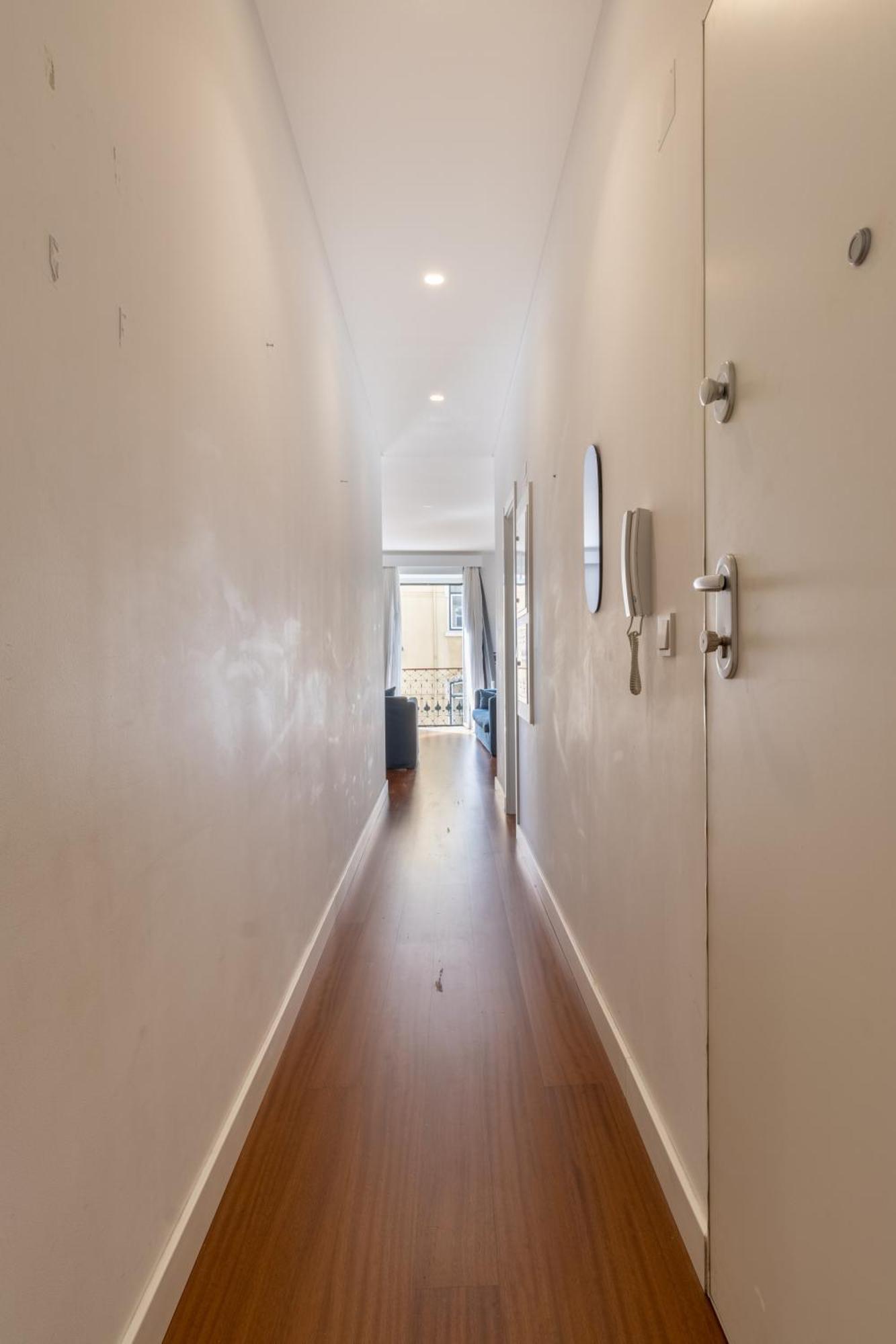 Ferienwohnung Modern 3Br, Terrace, Ac/Heating & Self Check-In Lissabon Exterior foto