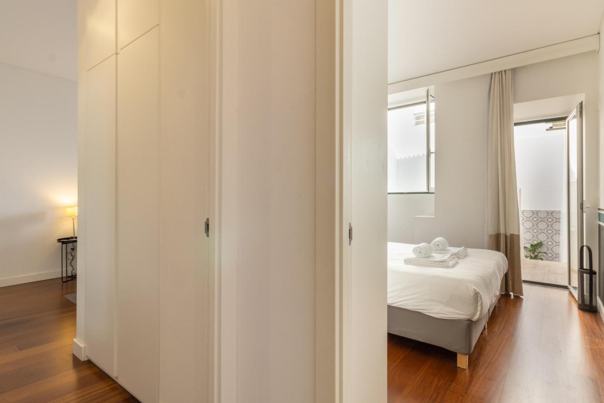 Ferienwohnung Modern 3Br, Terrace, Ac/Heating & Self Check-In Lissabon Exterior foto