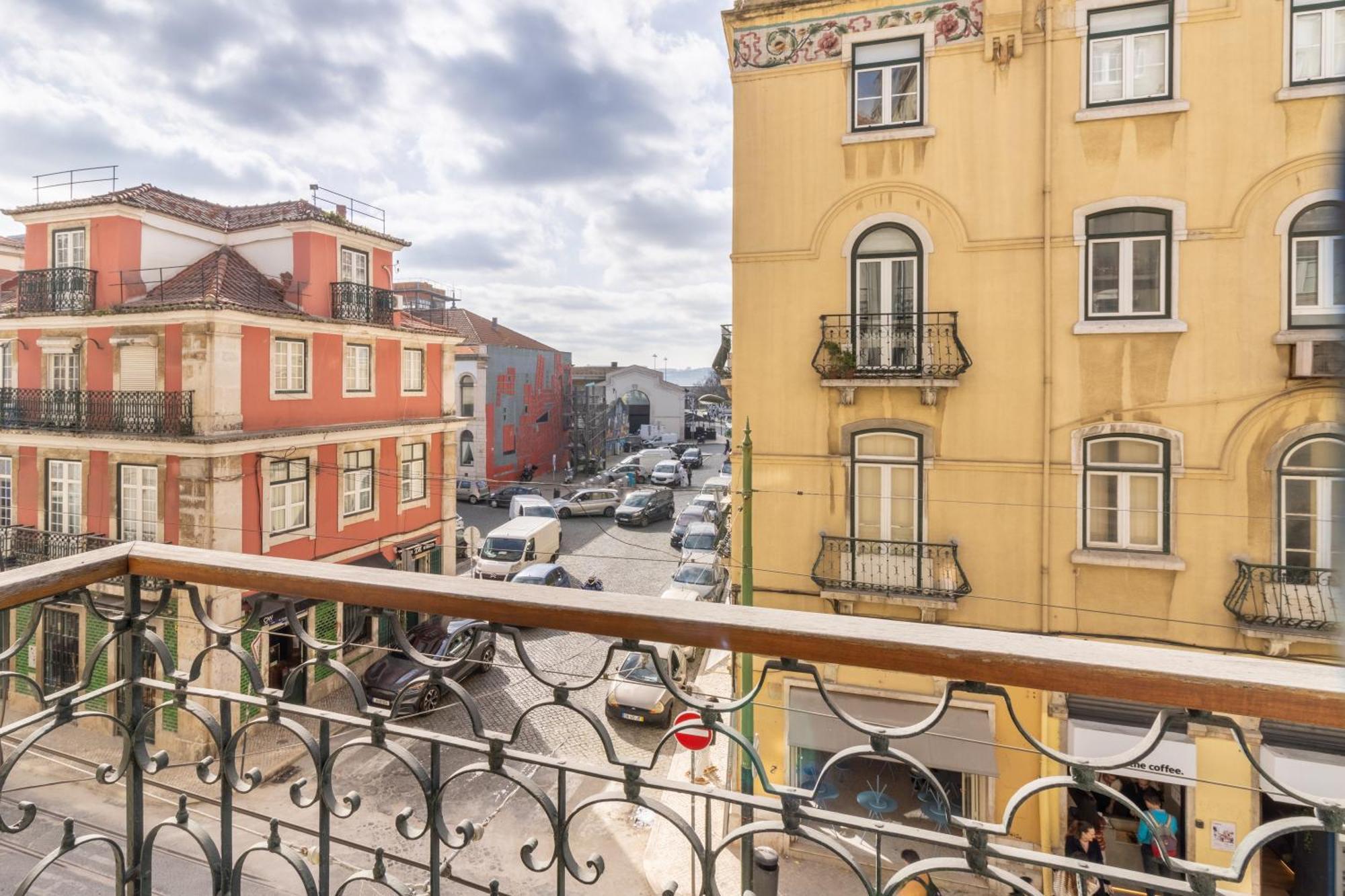 Ferienwohnung Modern 3Br, Terrace, Ac/Heating & Self Check-In Lissabon Exterior foto