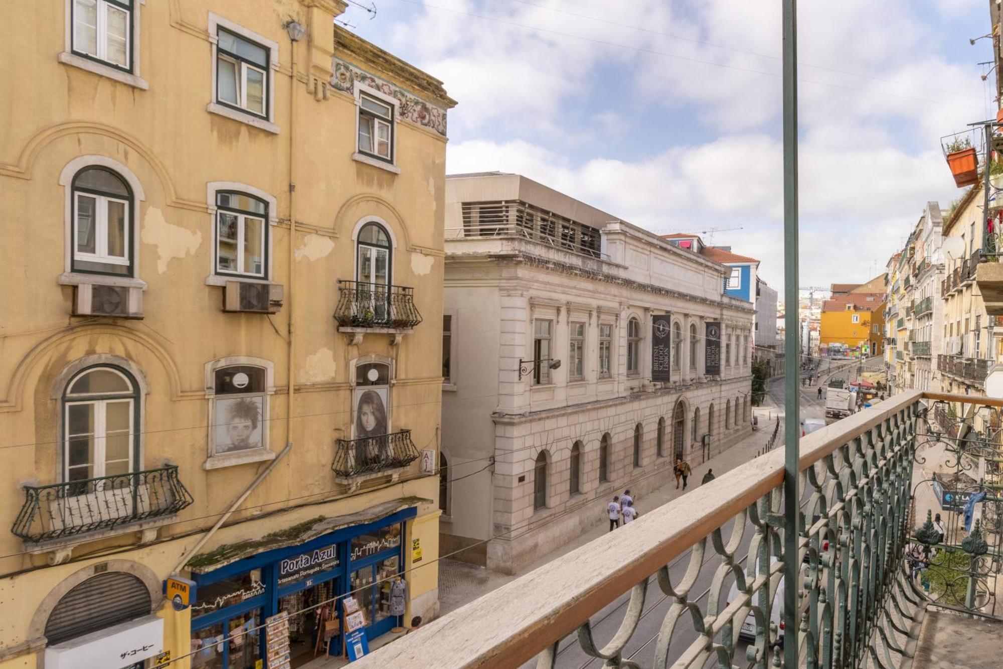 Ferienwohnung Modern 3Br, Terrace, Ac/Heating & Self Check-In Lissabon Exterior foto